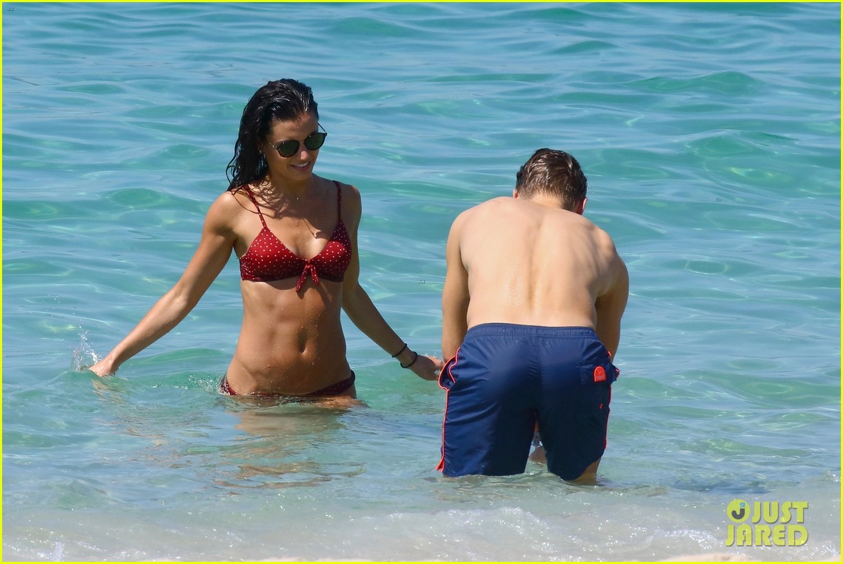 shirtless derek hough hits the beach with girlfriend hayley erbert 554312815