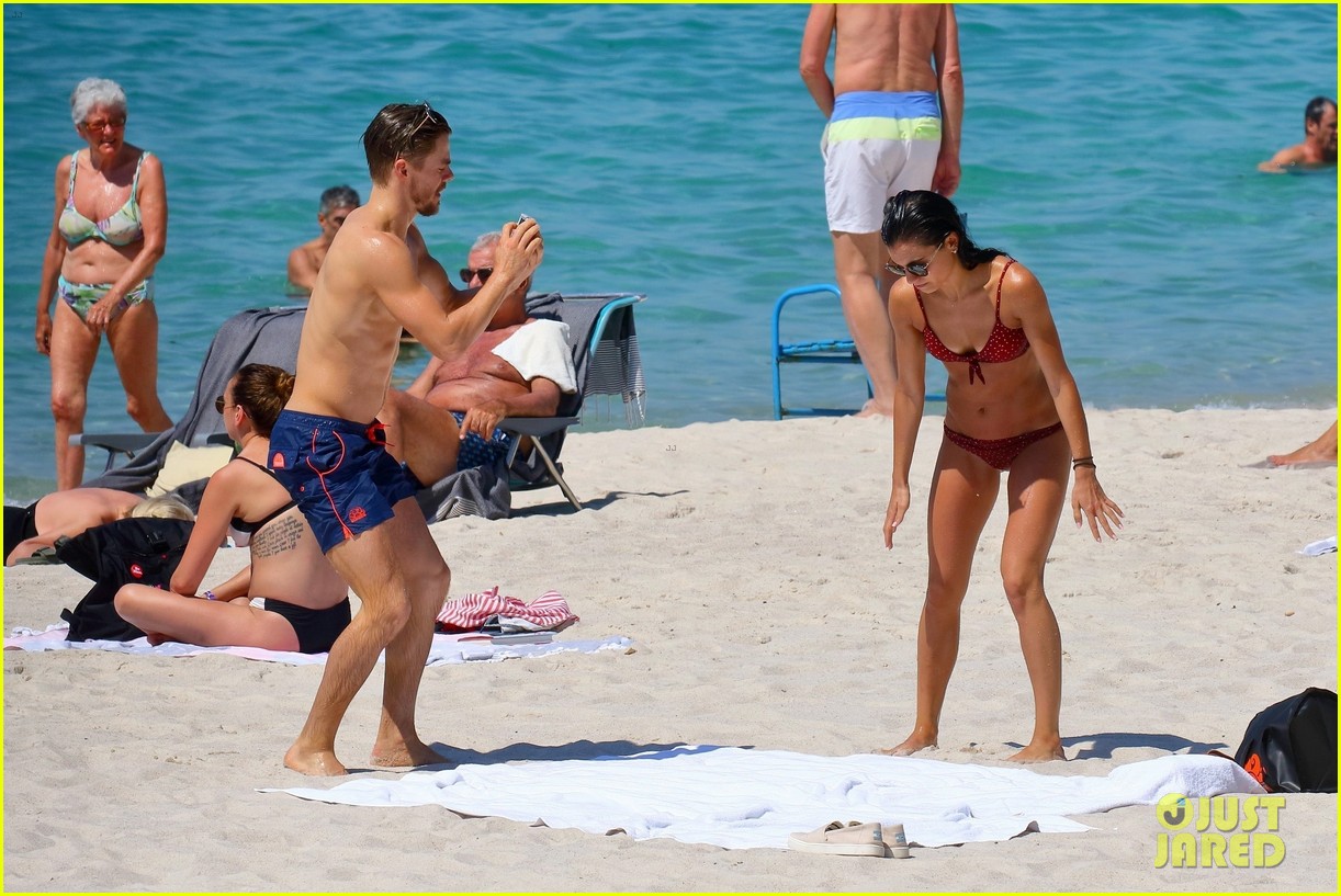 shirtless derek hough hits the beach with girlfriend hayley erbert 734312833