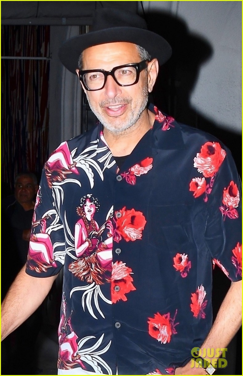 jeff goldblum wife emilie wearing matching outfits on date night 044312897