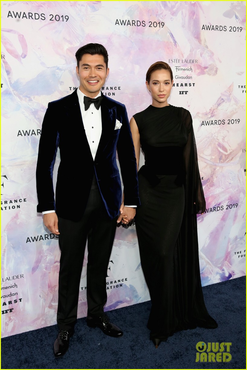 henry golding wife liv lo couple up at fragrance foundation awards 2019 12