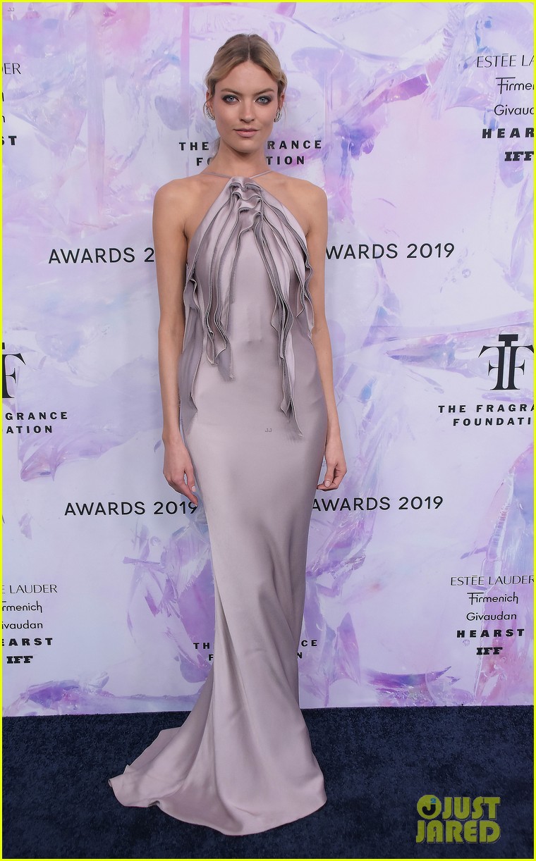 henry golding wife liv lo couple up at fragrance foundation awards 2019 424304372