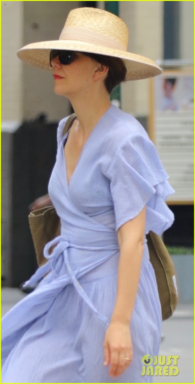 maggie gyllenhaal dons purple dress for lunch at nycs balthazar 05