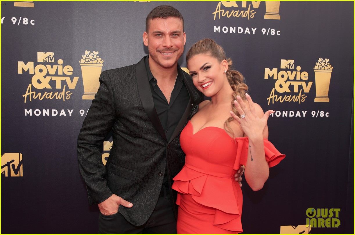 jax taylor brittany cartwright married 024316397