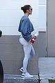 jennifer lopez shows off toned abs while hitting gym 03
