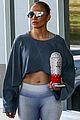 jennifer lopez shows off toned abs while hitting gym 04
