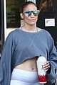 jennifer lopez shows off toned abs while hitting gym 08