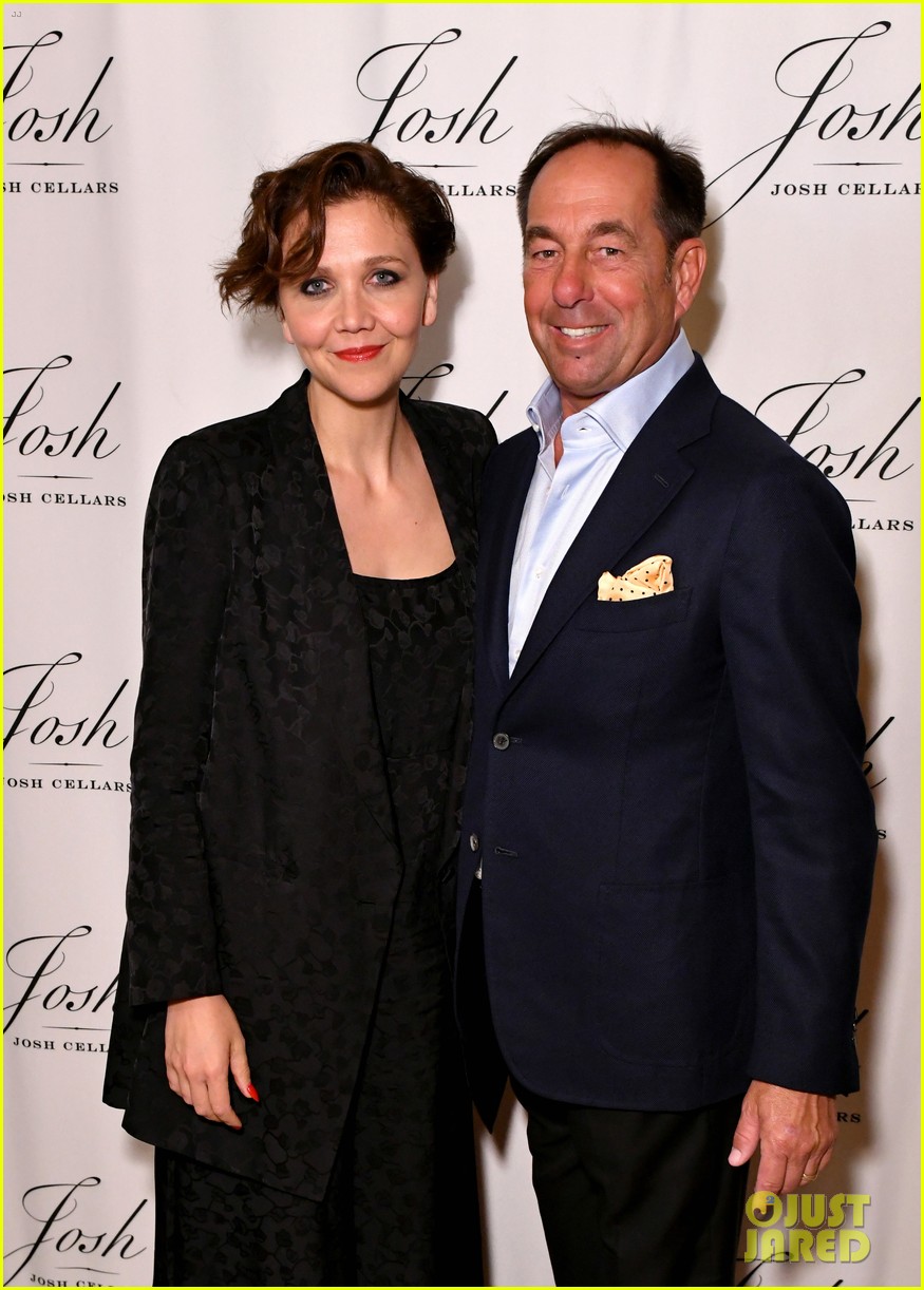 maggie gyllenhaal steps out for josh cellars fathers day event 10