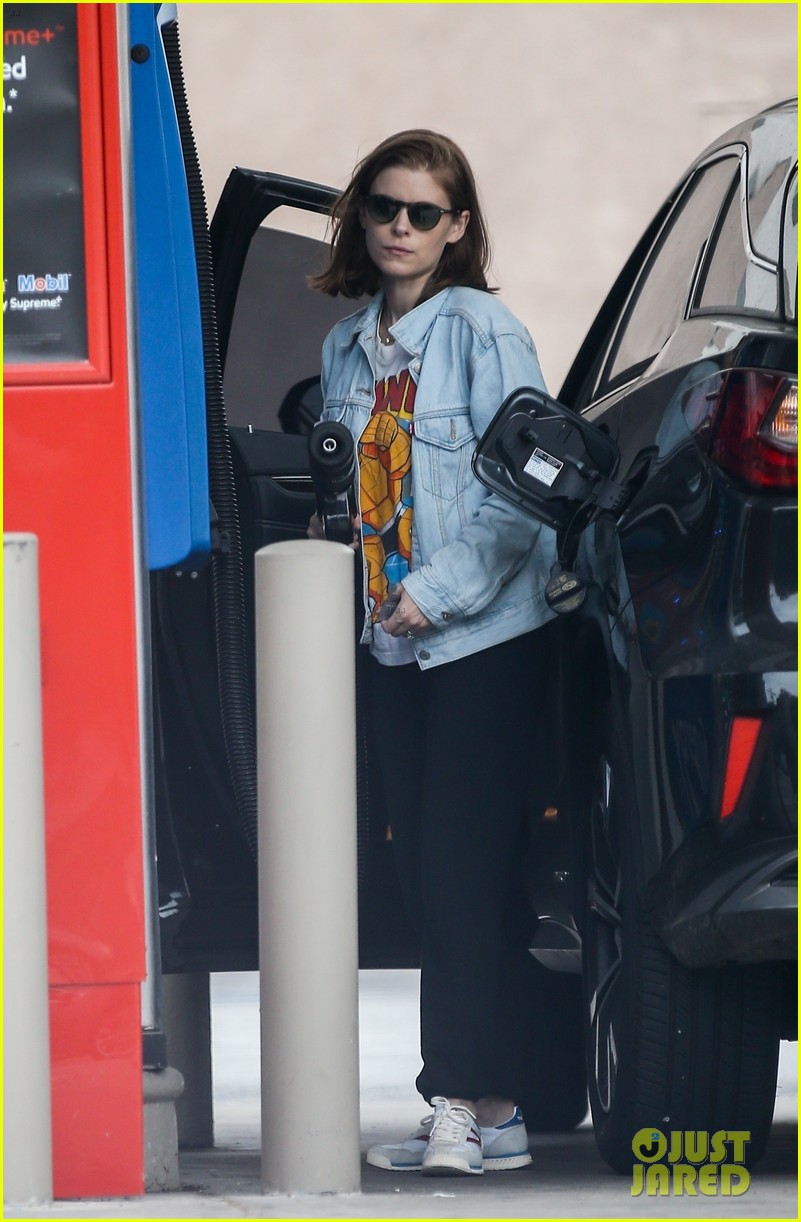 kate mara fuels up her car in beverly hills 03