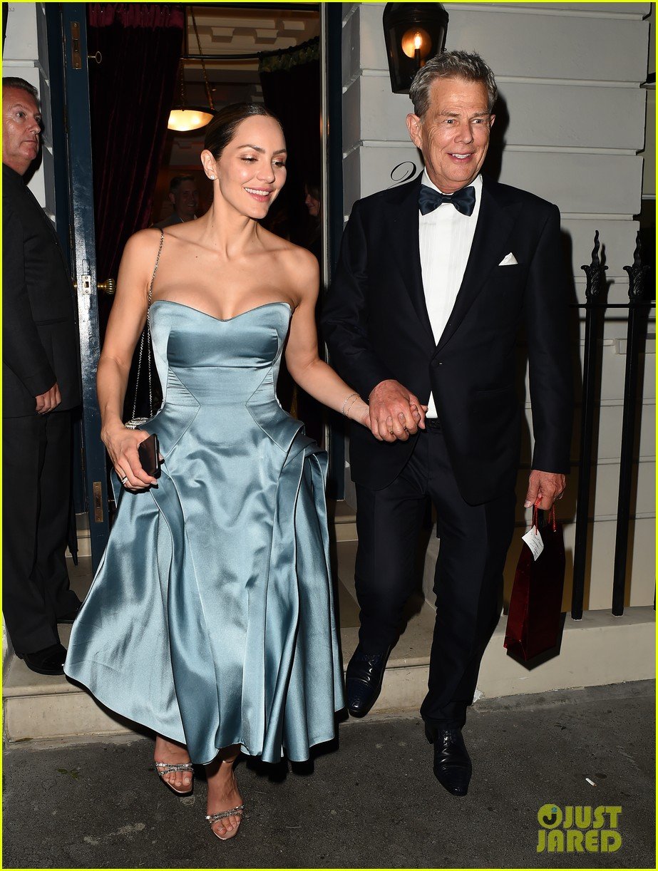 Katharine McPhee Changes Into Blue Dress After Her Wedding! Photo(01)