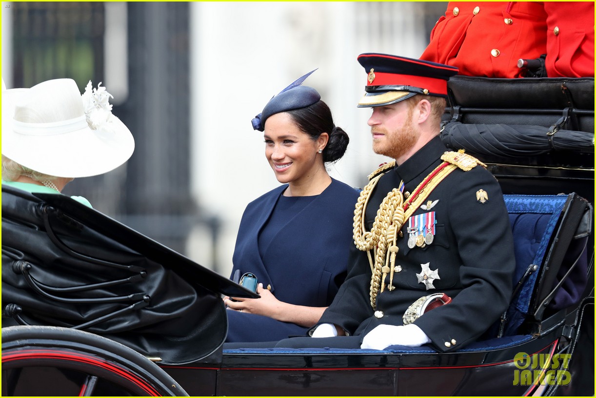 meghan markle debuts new ring 10