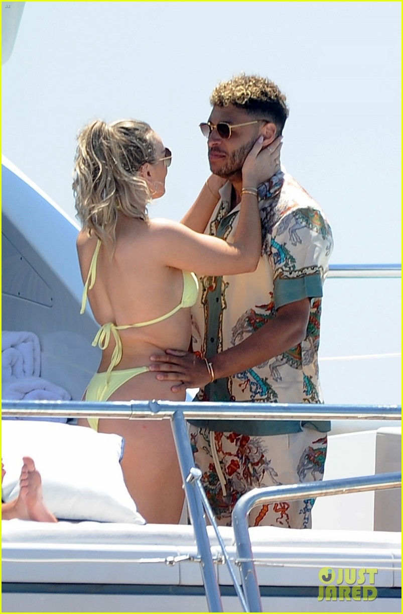 perrie edwards alex oxlade chamerlain party boat friends 144304780