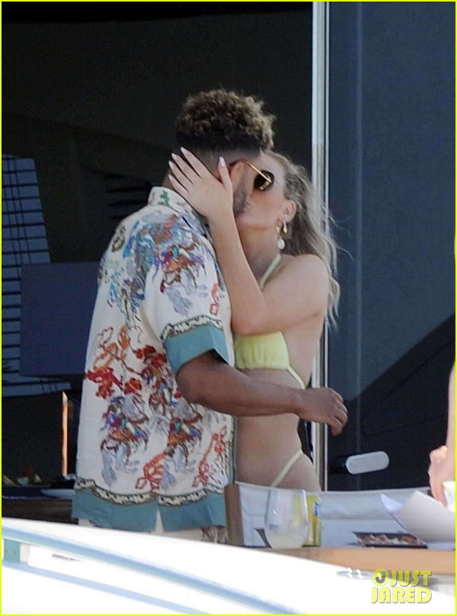 perrie edwards alex oxlade chamerlain party boat friends 364304802