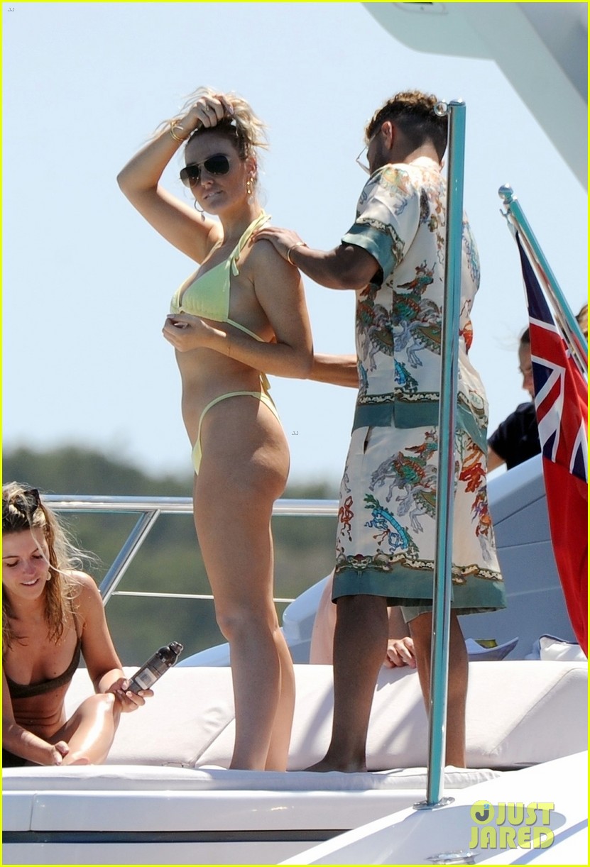 perrie edwards alex oxlade chamerlain party boat friends 374304803
