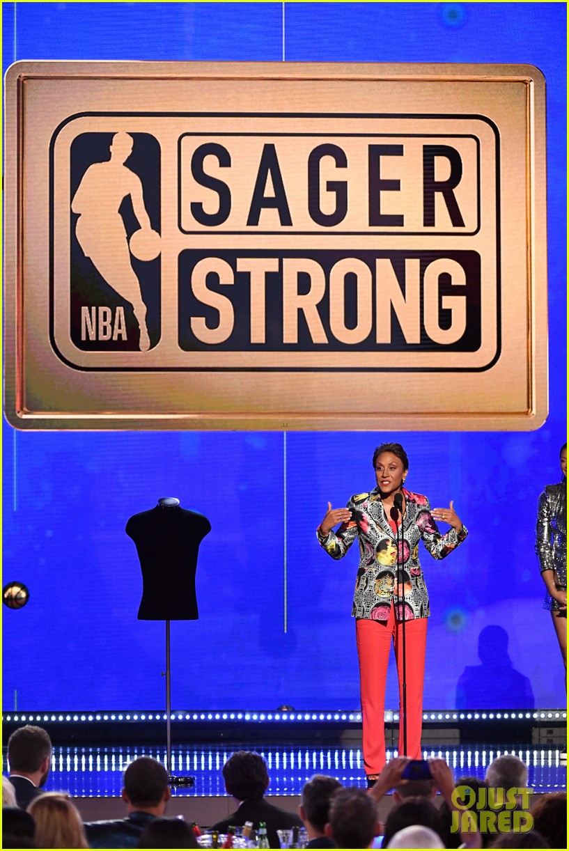 Robin Roberts Accepts Sager Strong Award at NBA Awards 2019 Watch Her