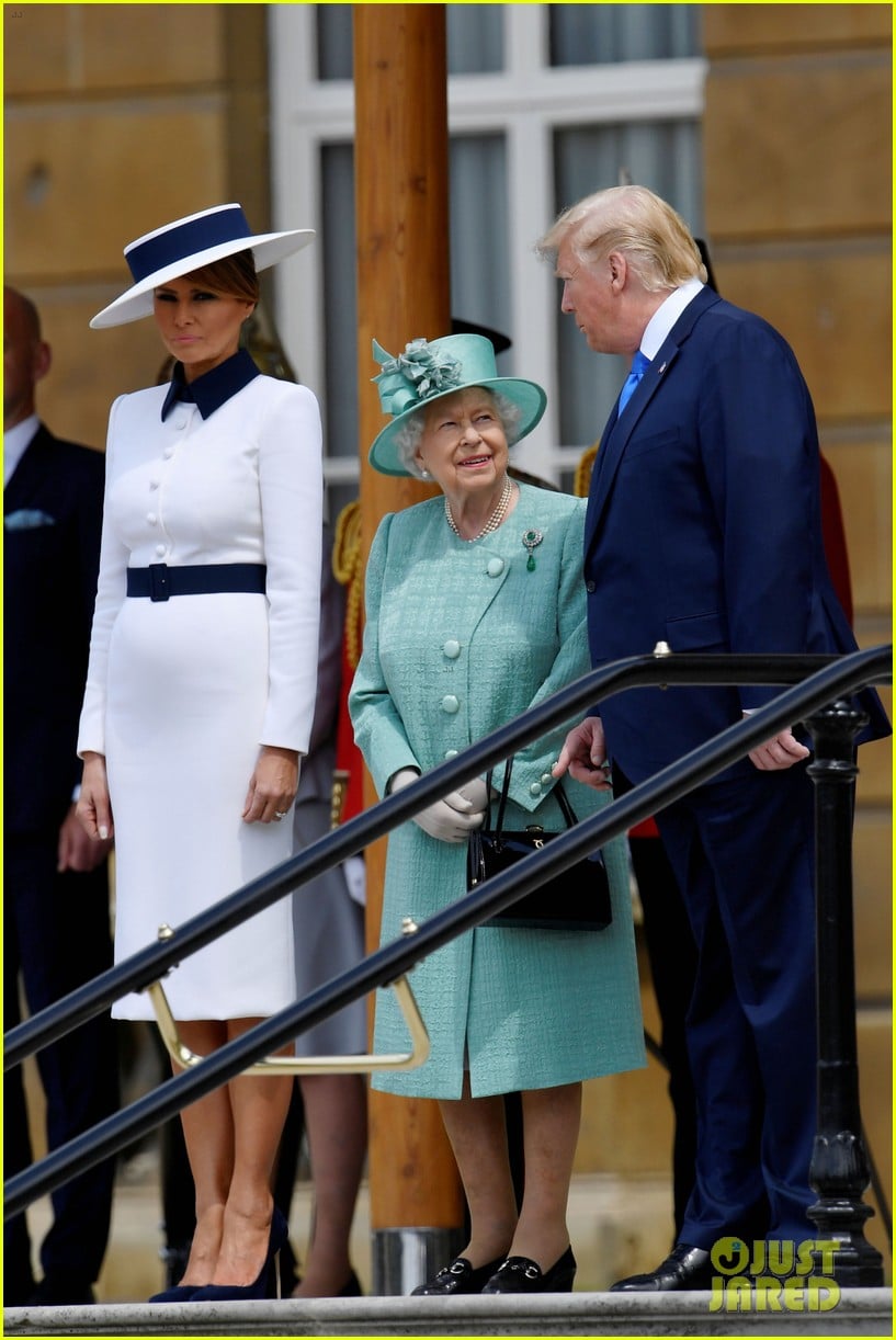 Donald & Ivanka Trump Meet with Queen Elizabeth II at Buckingham Palace(02)