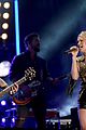 carrie underwood performs with joan jett at cma fest 11