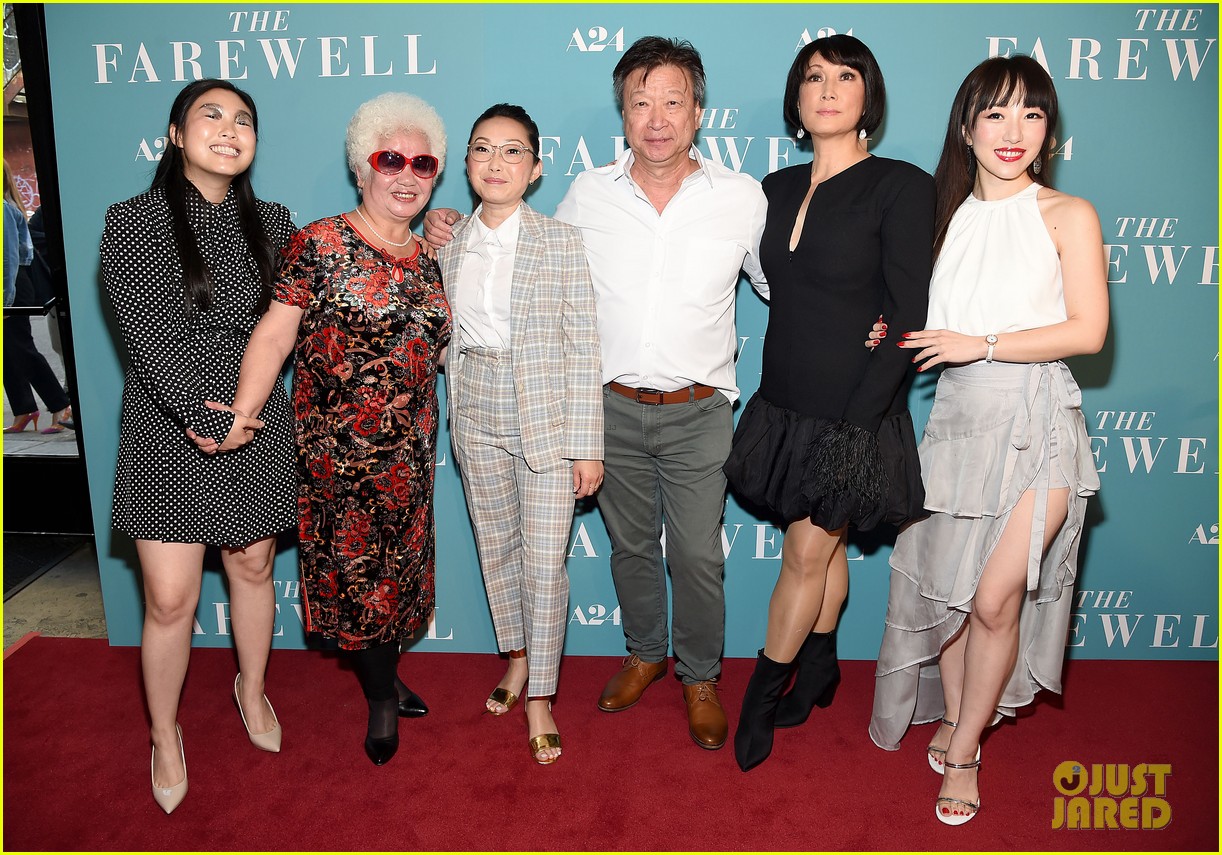 awkwafina dylan sprouse the farewell screening 034319419