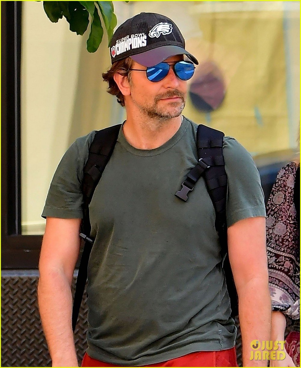 Bradley Cooper & Laura Dern Grab Lunch Together in NYC! Photo 4321518