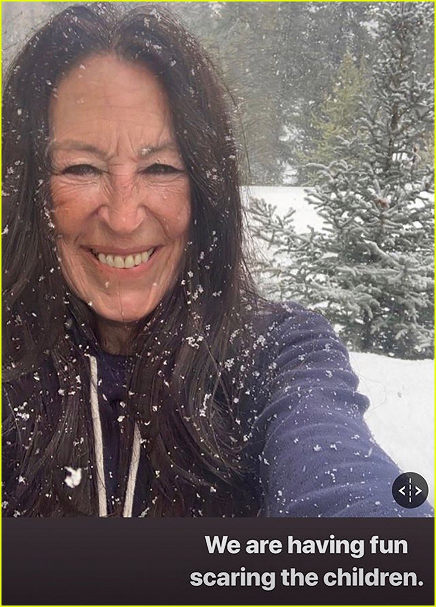 Fixer Upper's Joanna Gaines Uses FaceApp Filter on Son Crew! Photo