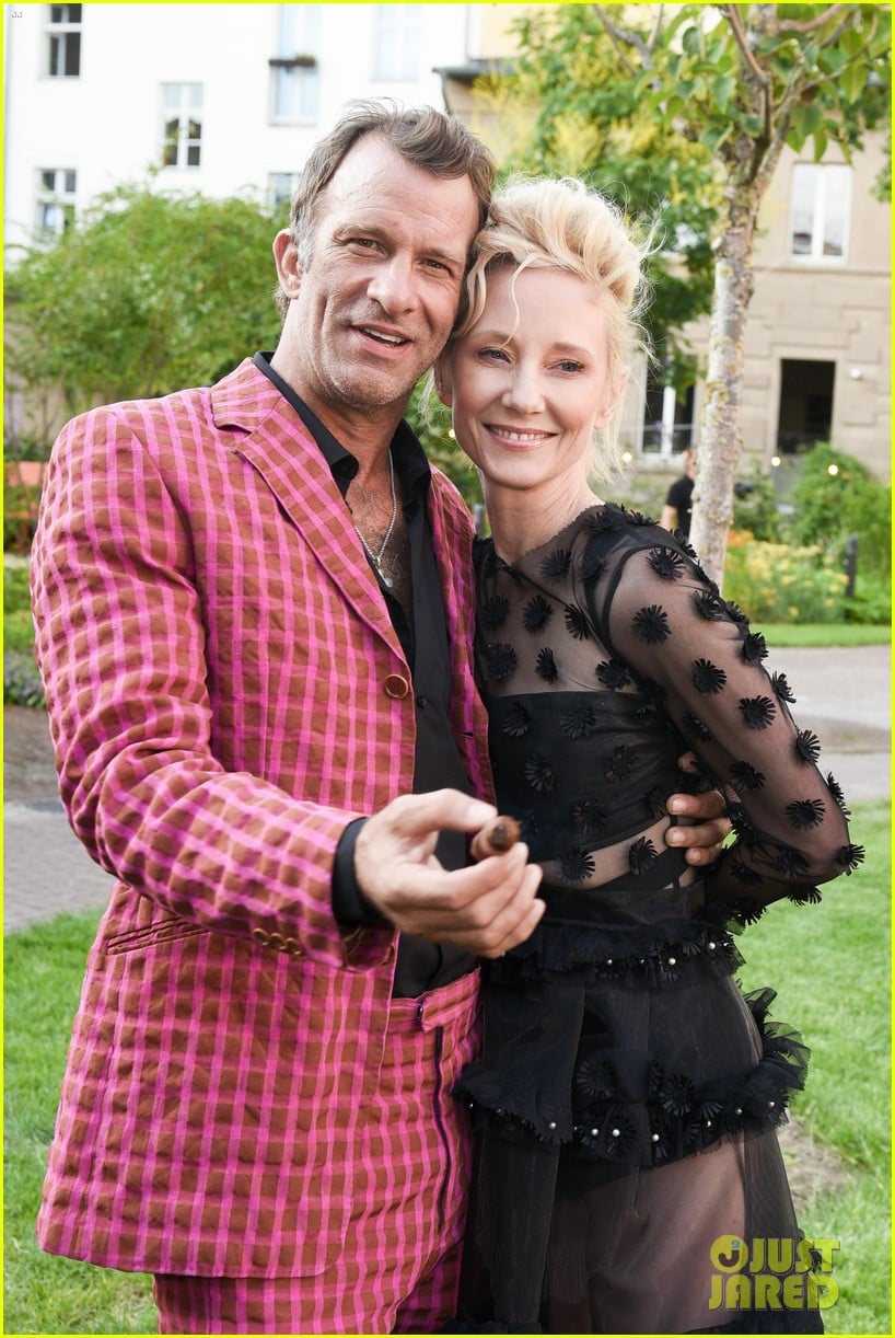 Anne Heche & Thomas Jane Are 'Definitely in Love,' Source Says: Photo ...