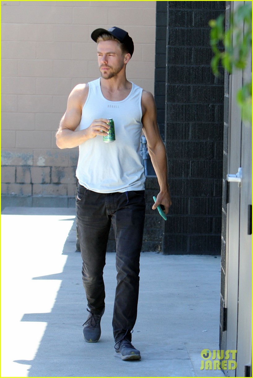 derek hough bares his biceps while out with girlfriend hayley erbert 05