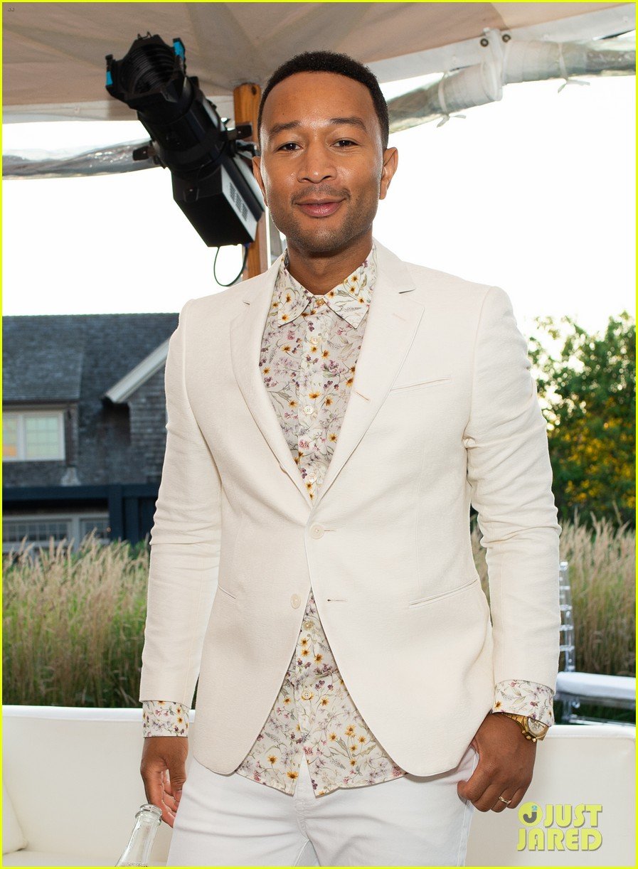 John Legend Tries New Crab Dip Recipe With Chrissy Teigen Photo