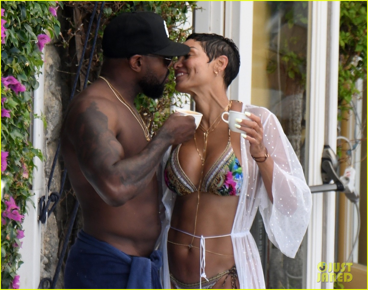 nicole murphy statement on kissing married director 054326341