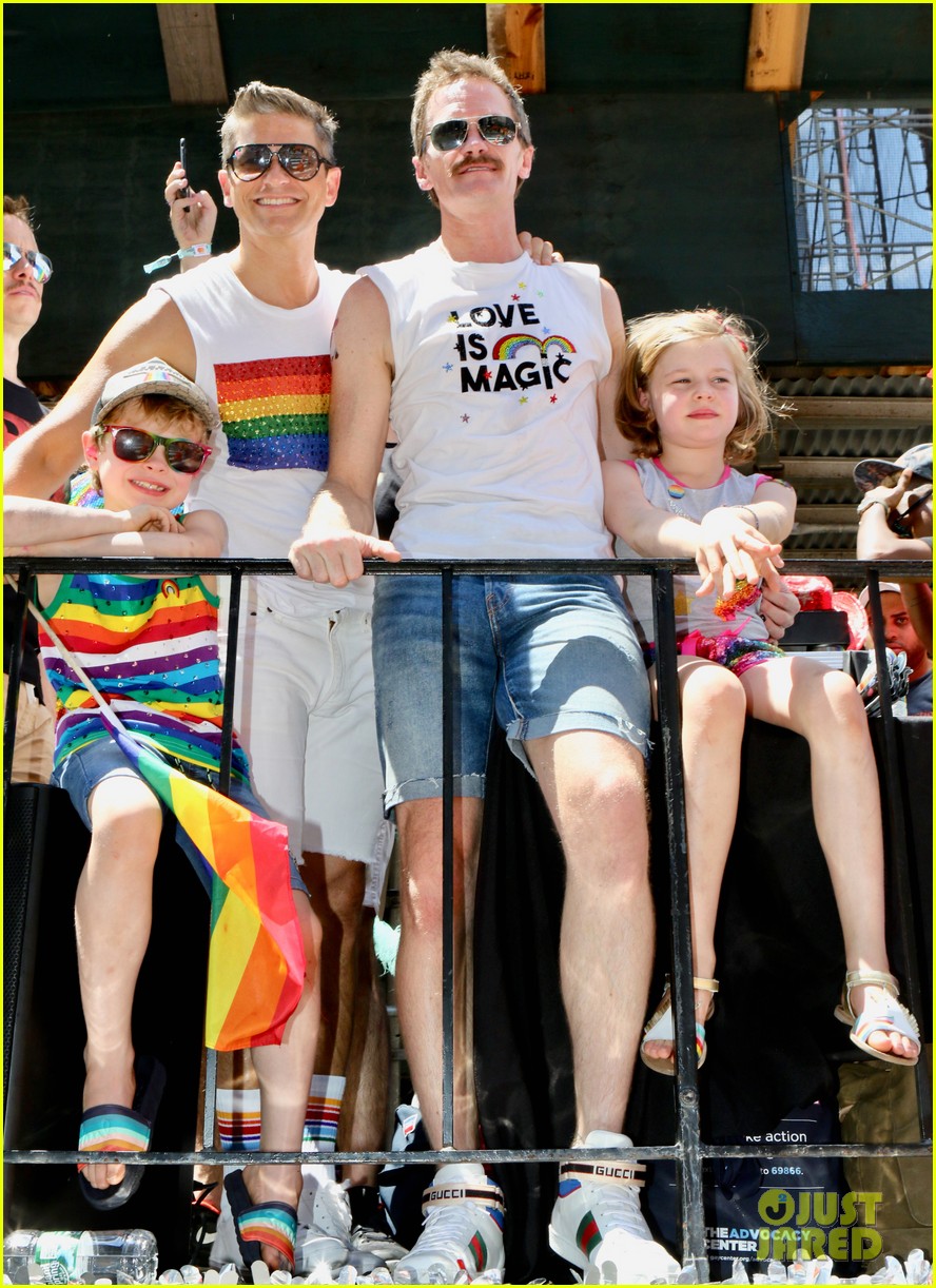 Neil Patrick Harris Attends World Pride Parade with His Family! Photo(01)