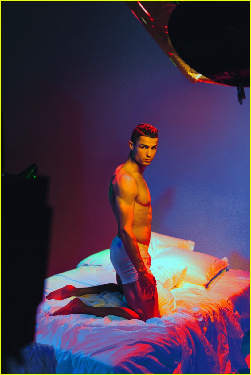 Cristiano Ronaldo Strips Off His Clothes for Underwear Campaign: Photo  4322417, Cristiano Ronaldo, Shirtless Photos