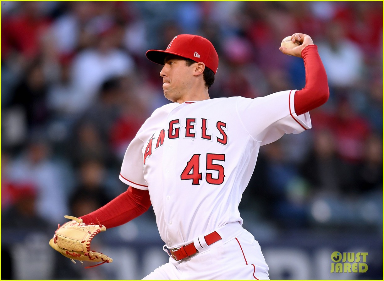 Tyler Skaggs Dead L.A. Angels Pitcher Dies at 27 Photo 4317136 RIP