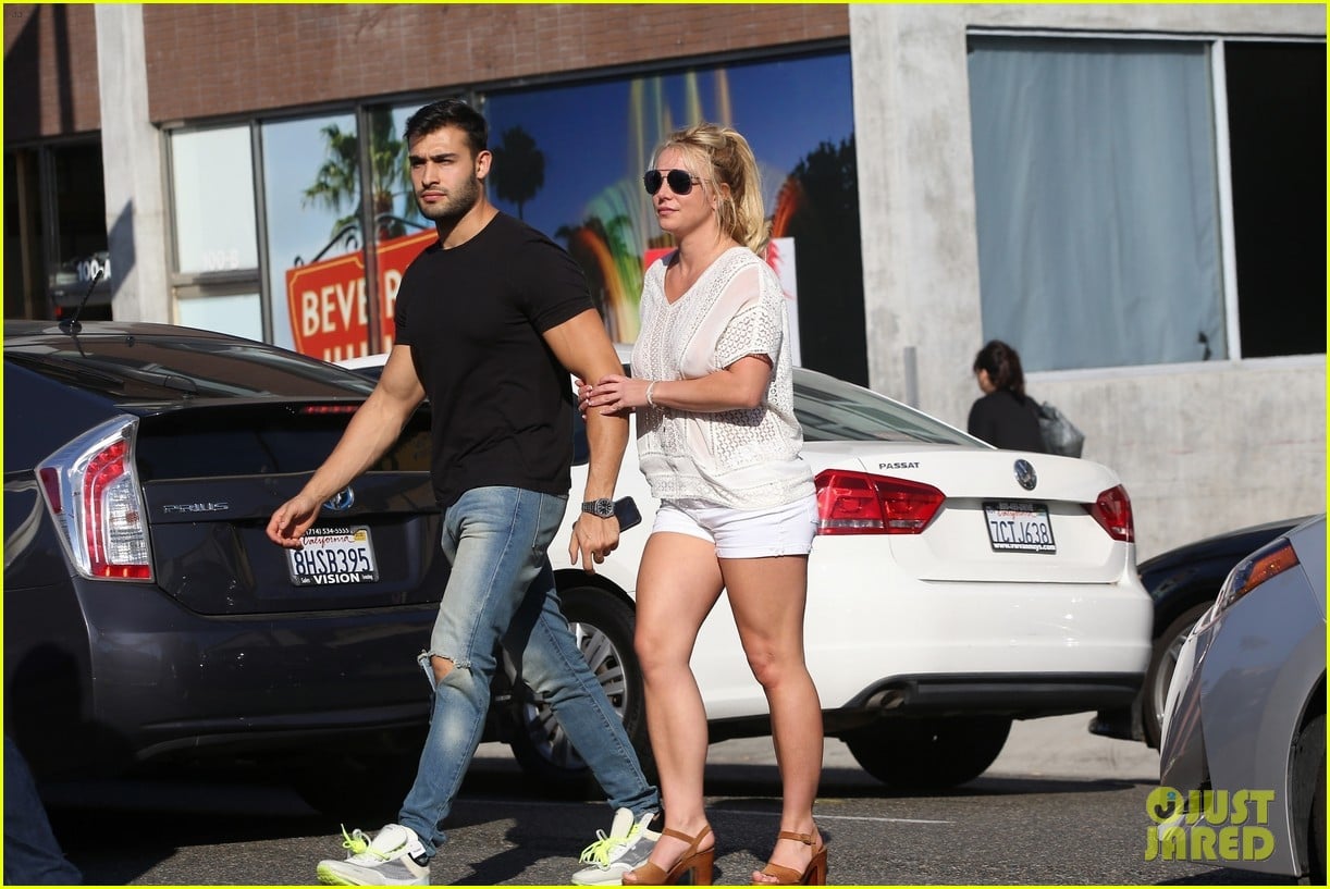 britney spears sam asghari hold hands in weho 224321414