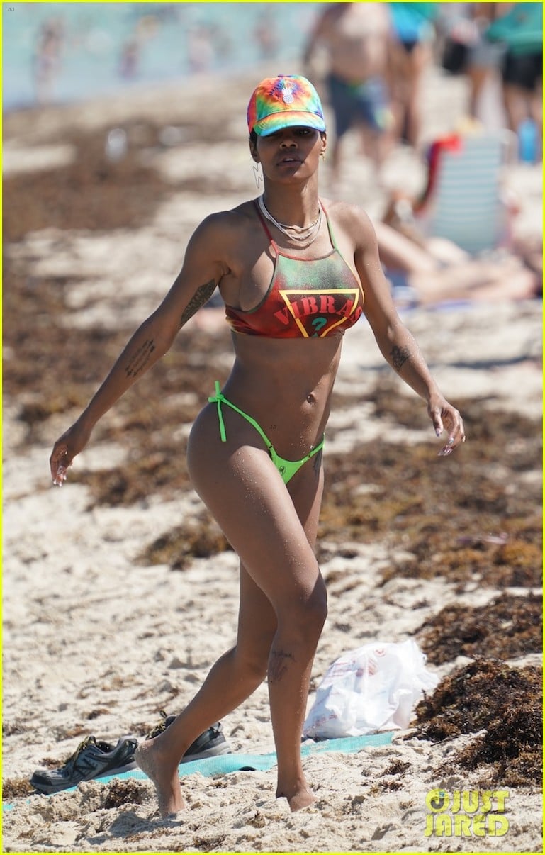 Celebrity Teyana Taylor Body Shape - In a Swimsuit