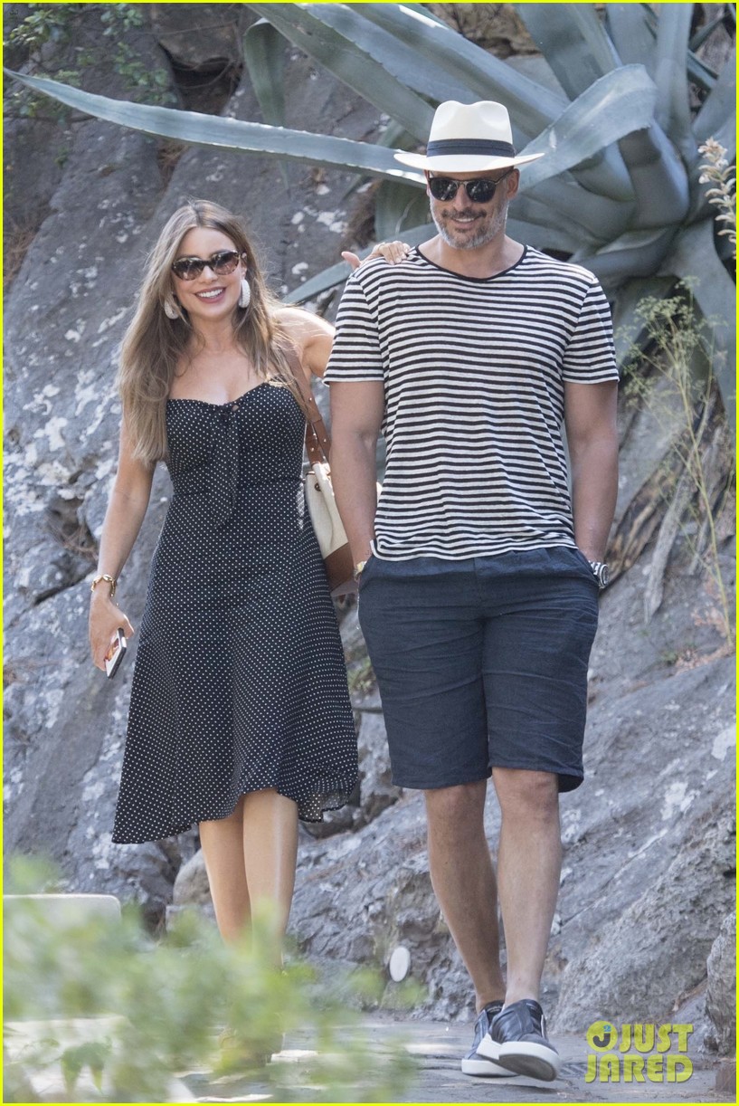 Sofia Vergara & Joe Manganiello Kiss, Look So Happy on Vacation in