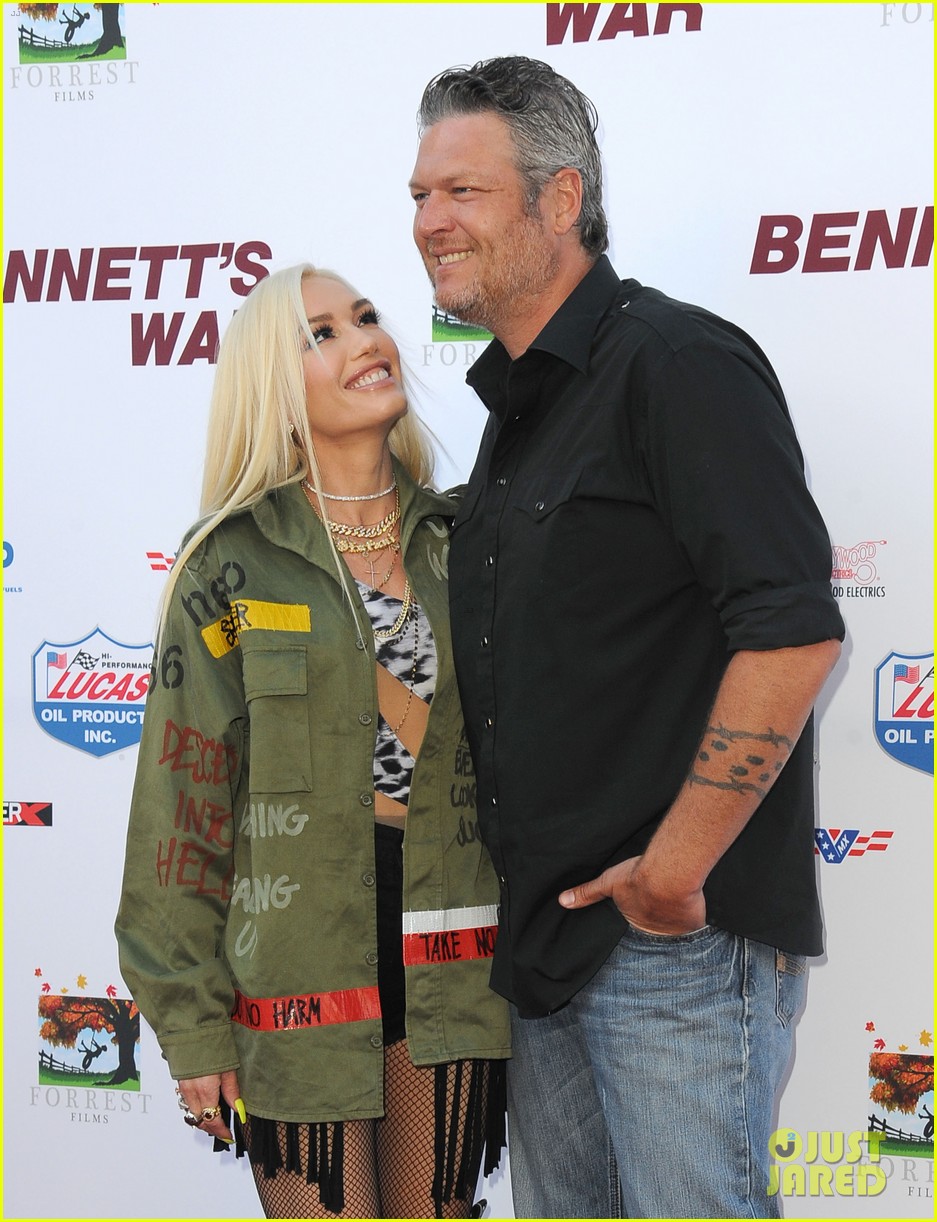 Gwen Stefani & Blake Shelton Couple Up for War' Premiere