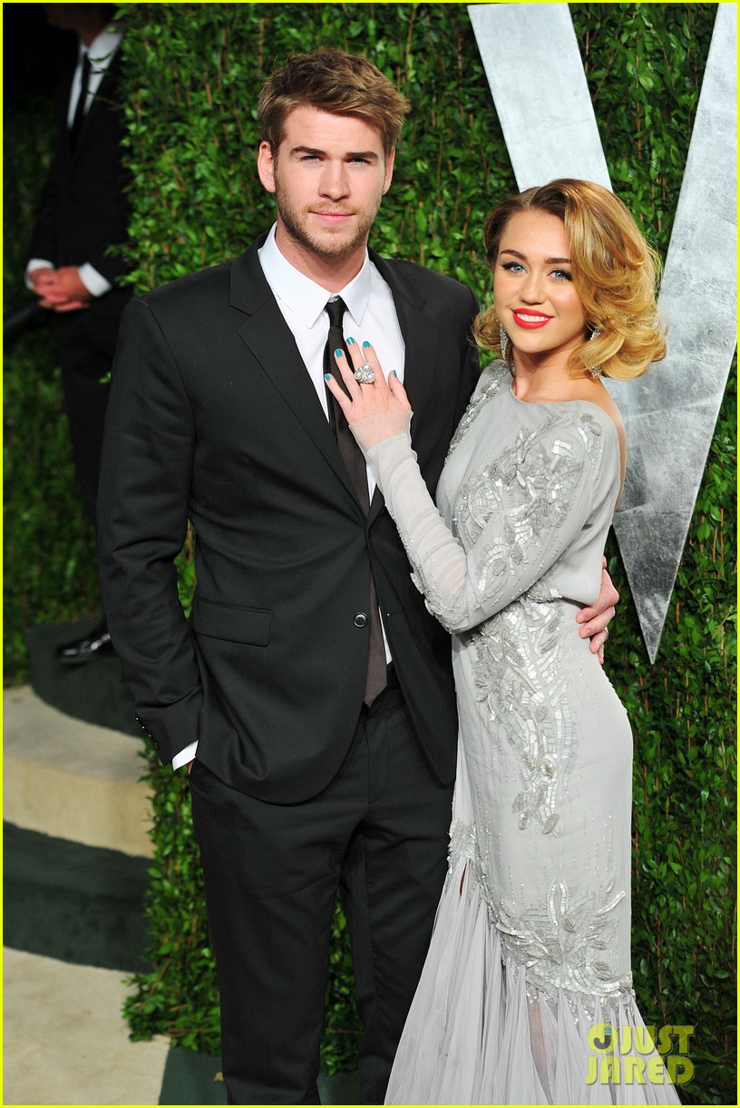 Miley Cyrus And Liam Hemsworth Split After Less Than A Year Of Marriage Photo 4333710 Divorce