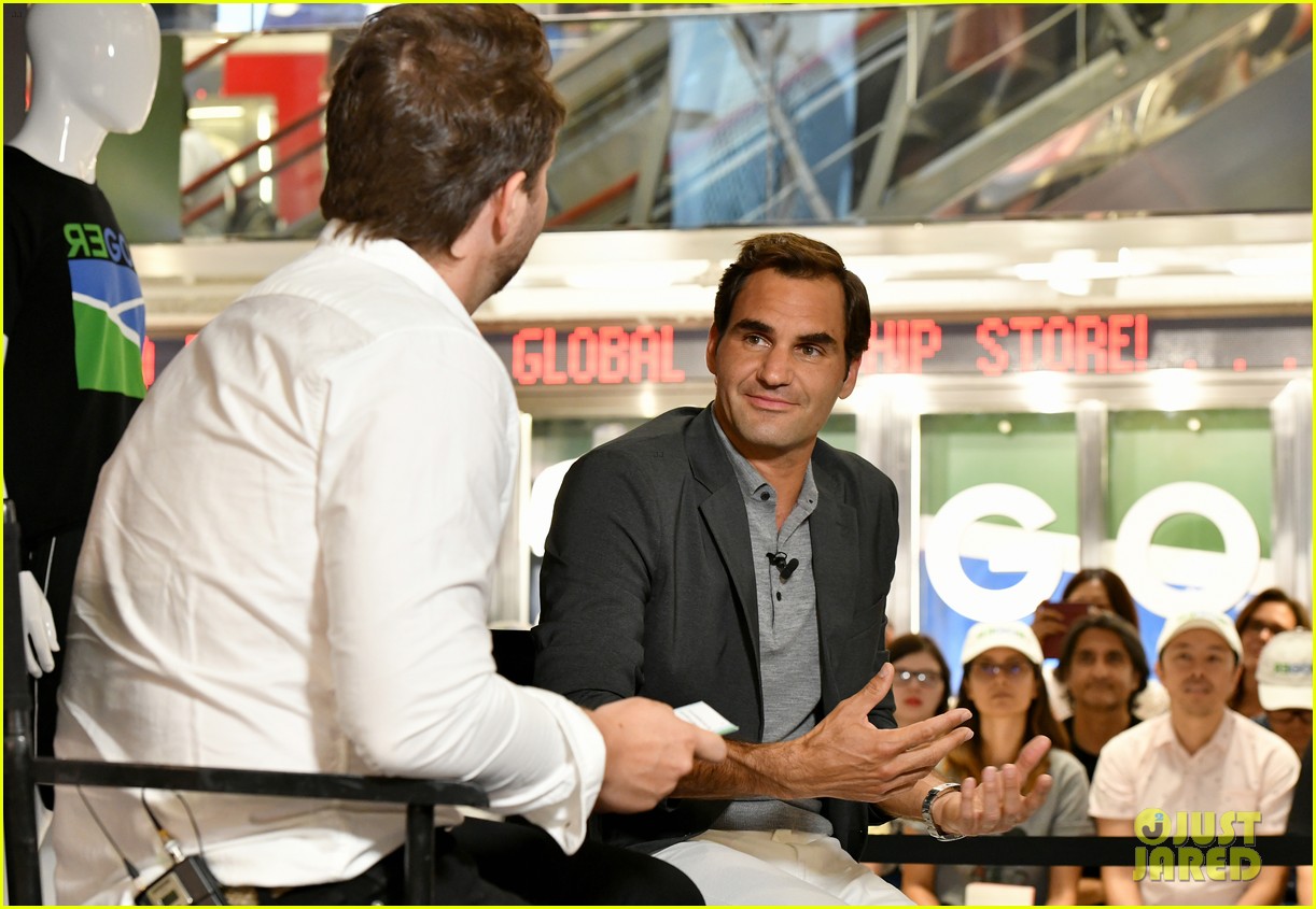 roger federer launches new uniqlo lifewear collection 084337933