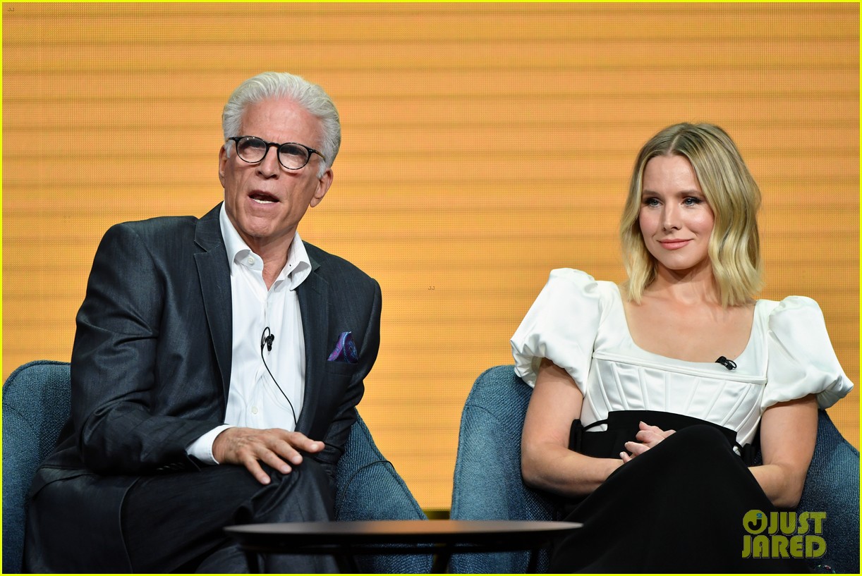 the good place stars share how the show changed over four seasons 044332851
