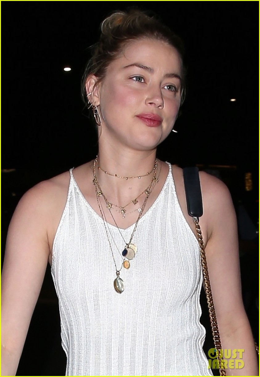 amber heard grabs sushi for dinner with a friend in beverly hills 02