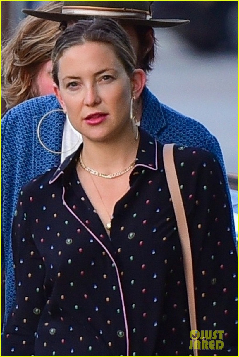 Kate Hudson Wears Matching Outfits With Daughter Rani Rose Photo