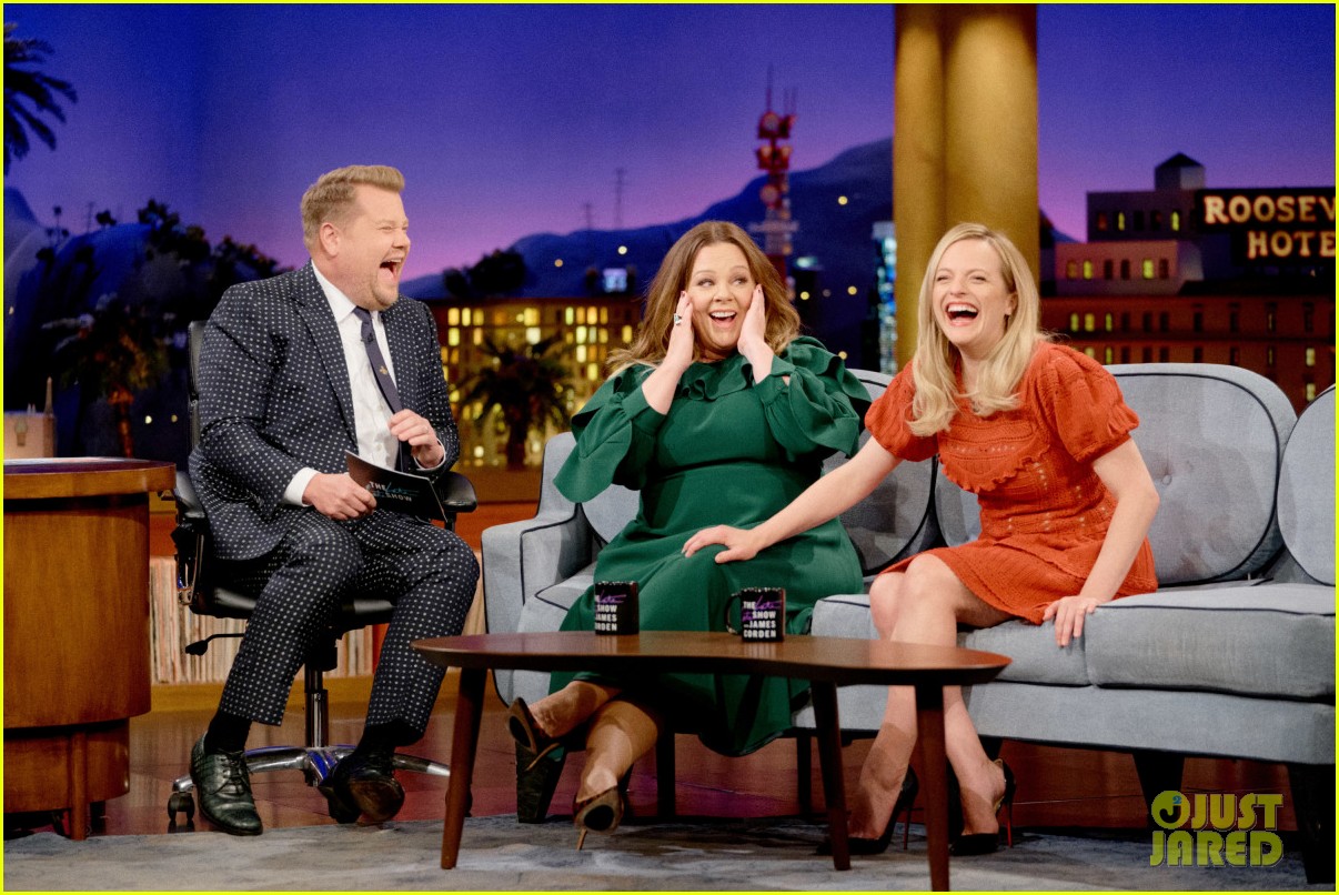 melissa mccarthy assumed the kitchen co star elisabeth moss would be intense 034332080