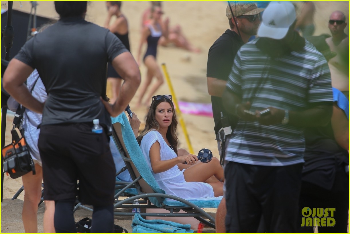 lea michele does yoga while filming her christmas movie 03