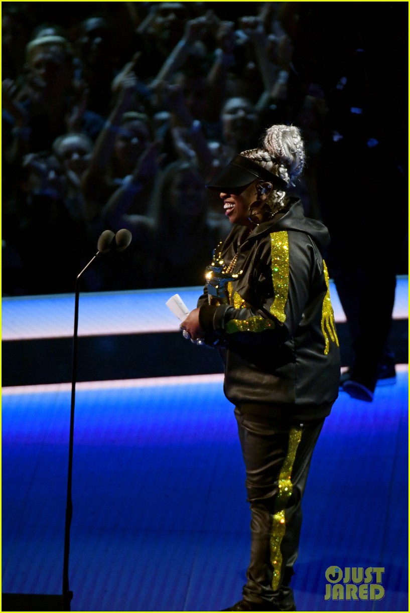 Missy Elliott Accepts Video Vanguard Award at MTV VMAs 2019 Watch