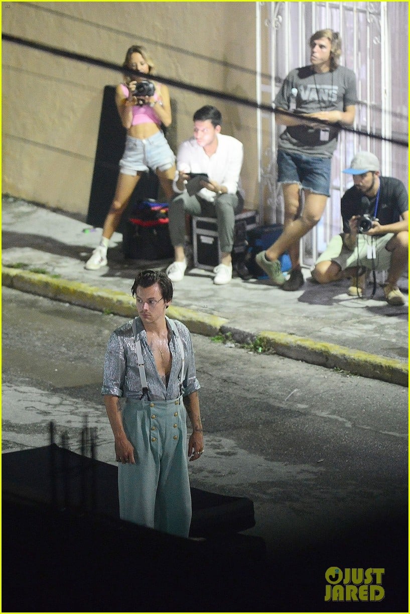 harry styles filming new music video 03