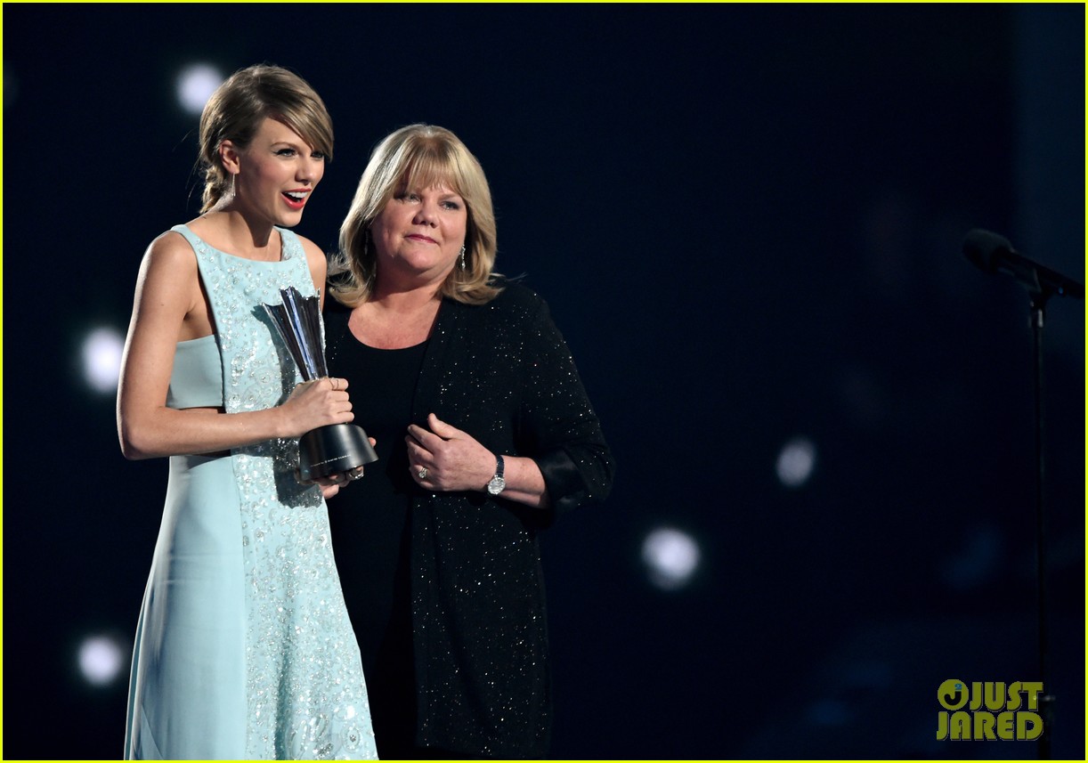 taylor swift mom andrea swift soon youll get better 054338818