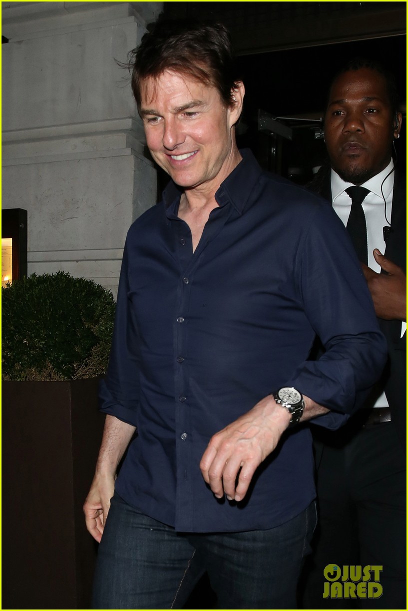 tom cruise steps out to dinner in london 06