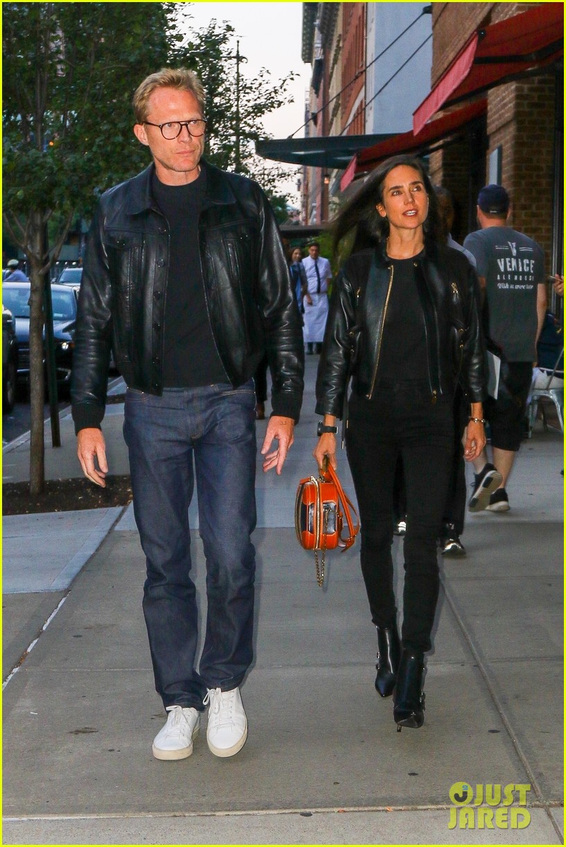 paul bettany jennifer connelly coordinate leather jackets for dinner 014350843