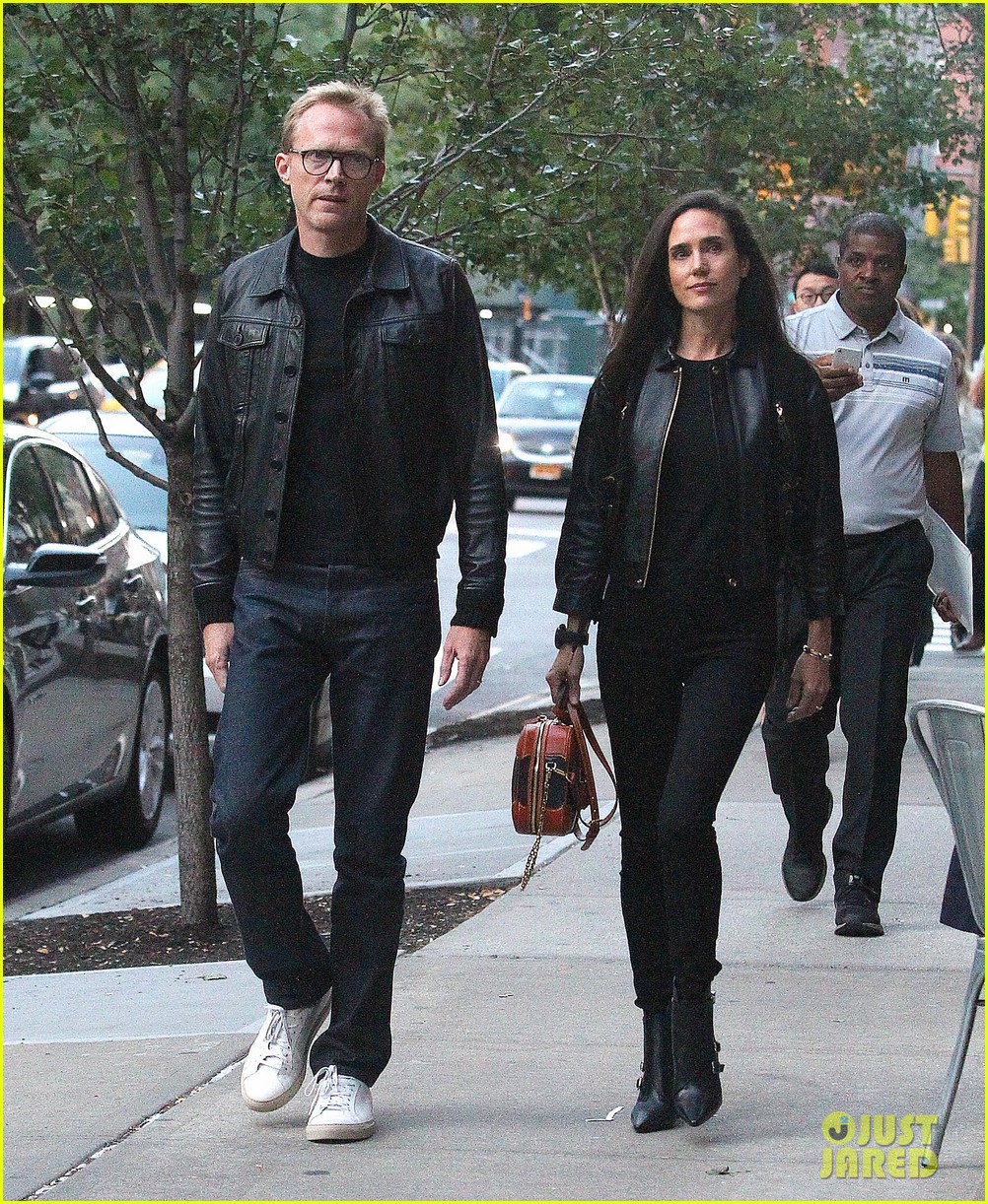 paul bettany jennifer connelly coordinate leather jackets for dinner 05