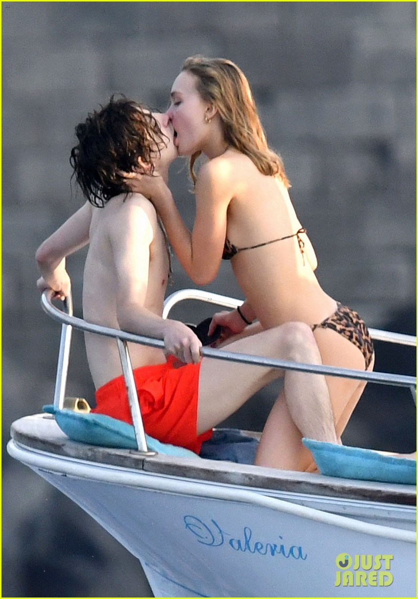 timothee chalamet lily rose depp pda in italy 09