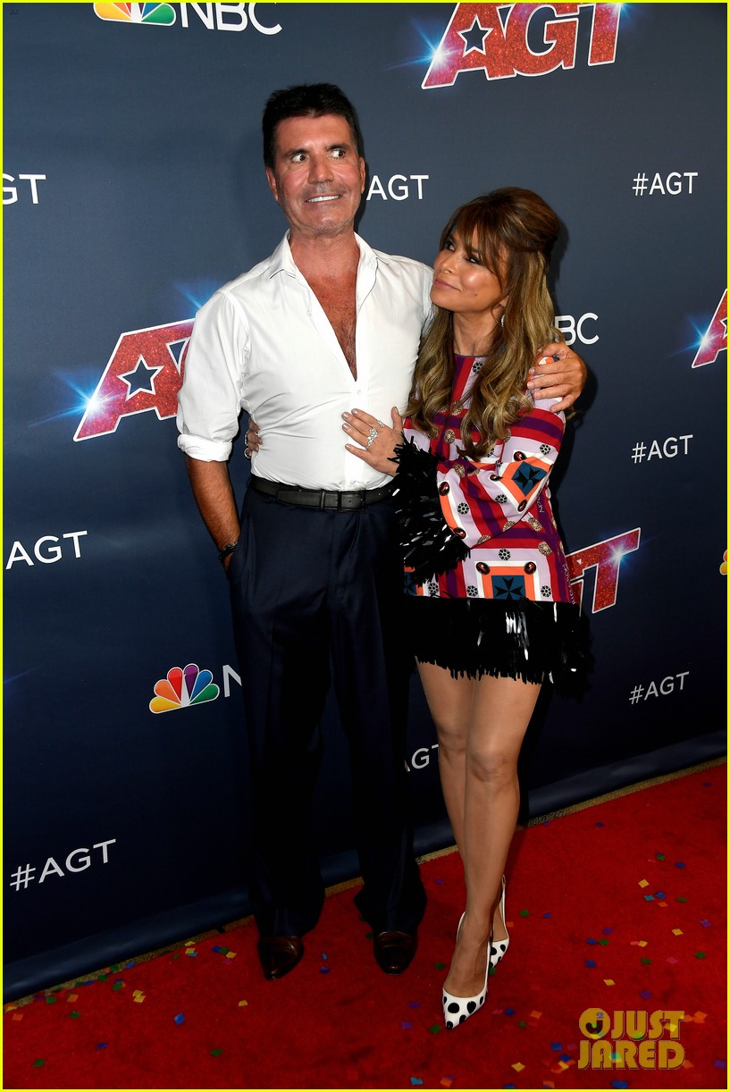 simon cowell shares kiss with paula abdul after surprise american idol reunion on agt 02