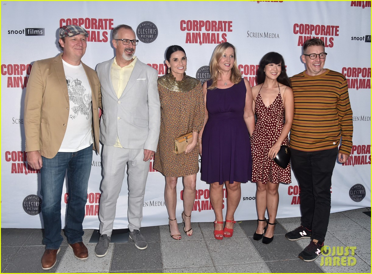 demi moore is all smiles at corporate animals premiere 05